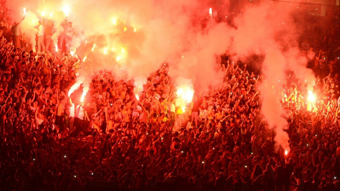 El estadio del Galatasaray ruge con la presentación de Falcao