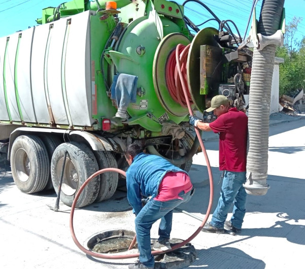 Da COMAPA mantenimiento a líneas generales en distintos puntos de Reynosa