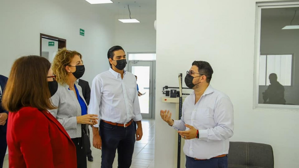 Recibe Carlos Peña visita de Cónsules de EEUU en nuevo CAMEF