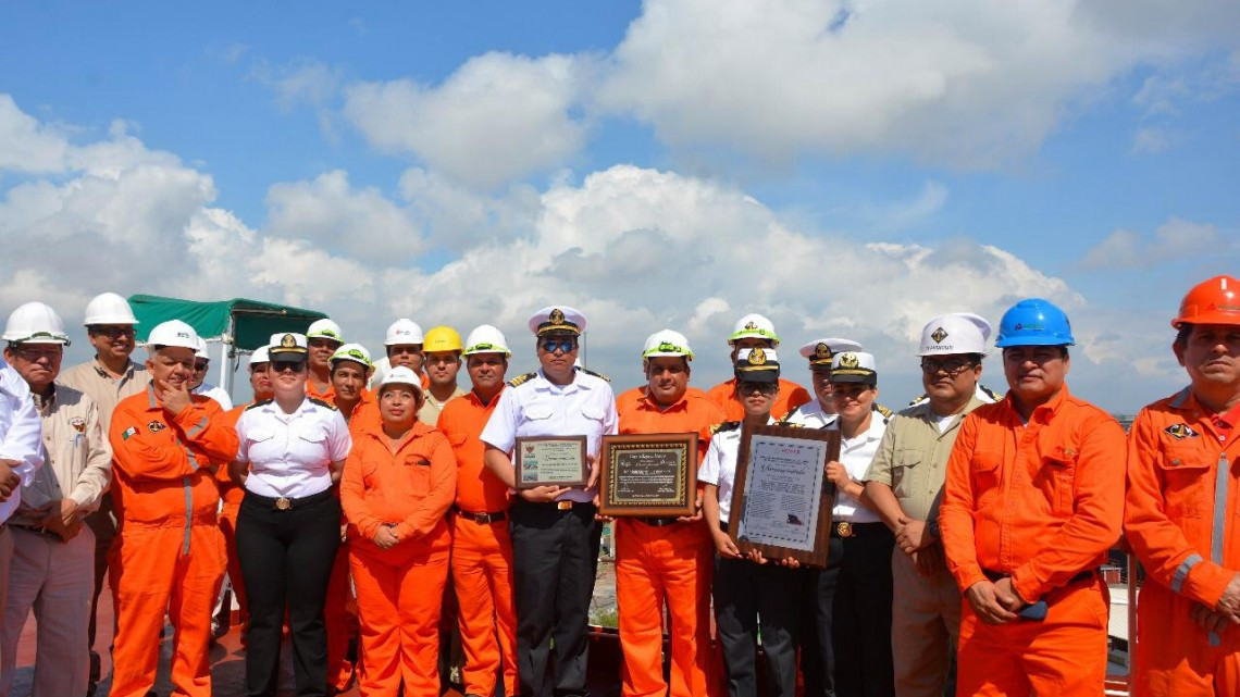 Condecora PEMEX al Buque Tanque Rarámuri como Buque Insignia 2019 