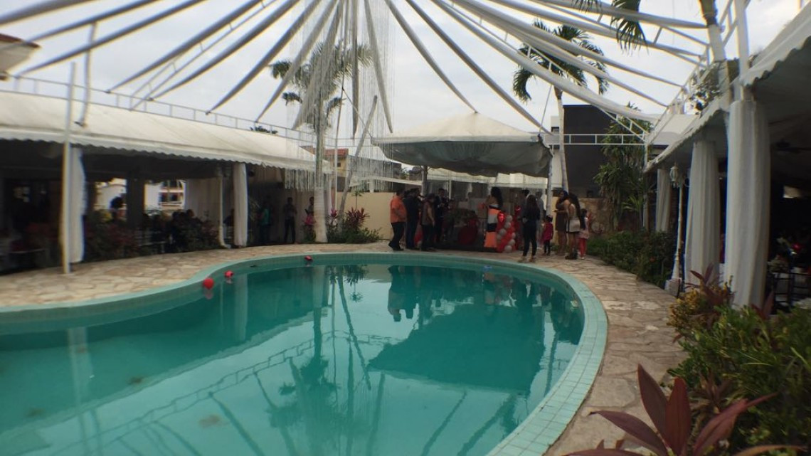 Dianita "la princesa mariposa" celebra sus 15 años