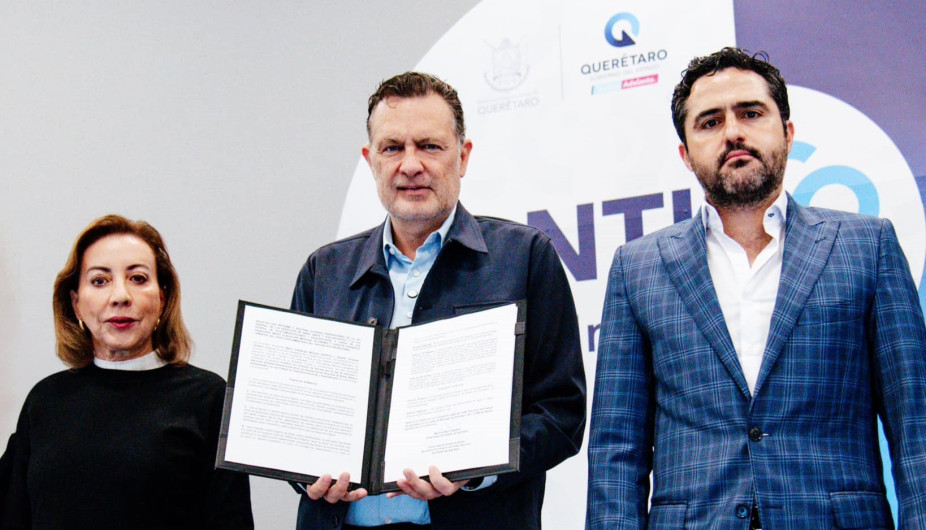 Gobernador de Querétaro presenta iniciativa para prohibir el uso de redes sociales a menores de 14 años