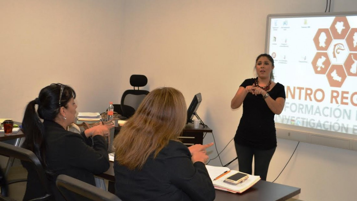 Docentes en educación especial concluyen talleres 