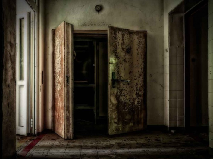 Descubren cuerpo de hombre en congelador, ¡su esposa lo guardó por 10 años!