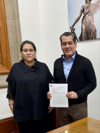 Gutiérrez Luna entrega a Lenia Batres petición para que Cabeza de Vaca rinda cuentas ante la justicia