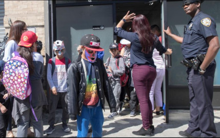 Al menos tres niños mexicanos recluidos en el "Cayuga"