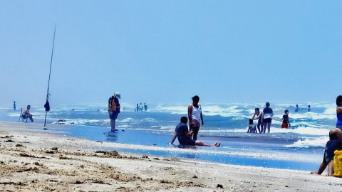 Mejoran aforos en playas; Bagdad amplía horario hasta las 8 de la noche  