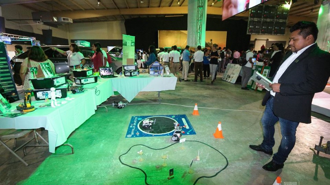 Matamorenses disfrutan del "Primer Magno Evento de Ciencia y Tecnología"