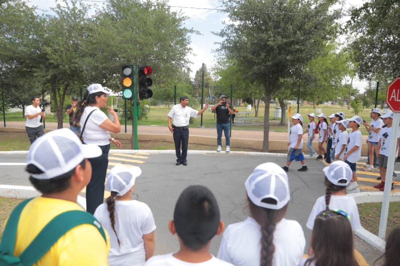 Lleva Gobierno Municipal sesiones de educación vial a escuelas y empresas locales