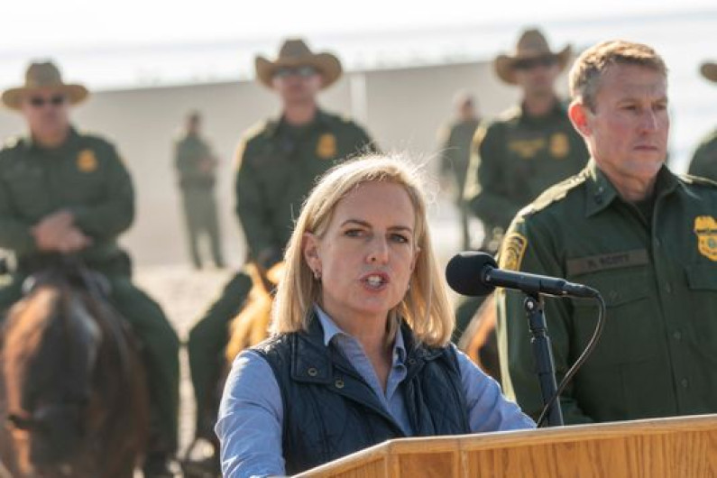  Solicitantes de asilo tendrán que permanecer en México durante proceso