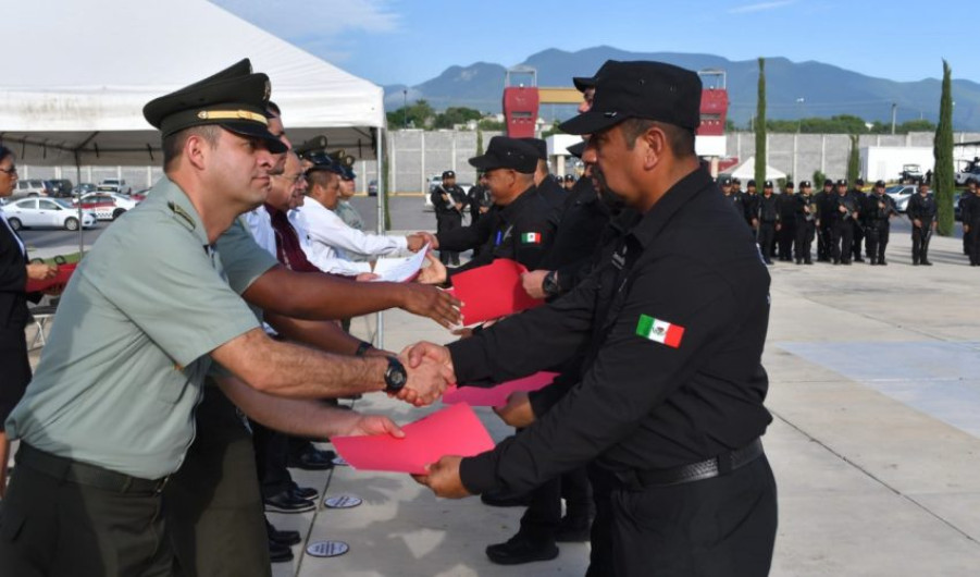 Entrega SSPT constancias a egresados del Curso de Análisis y Procesamiento del Lugar de los Hechos
