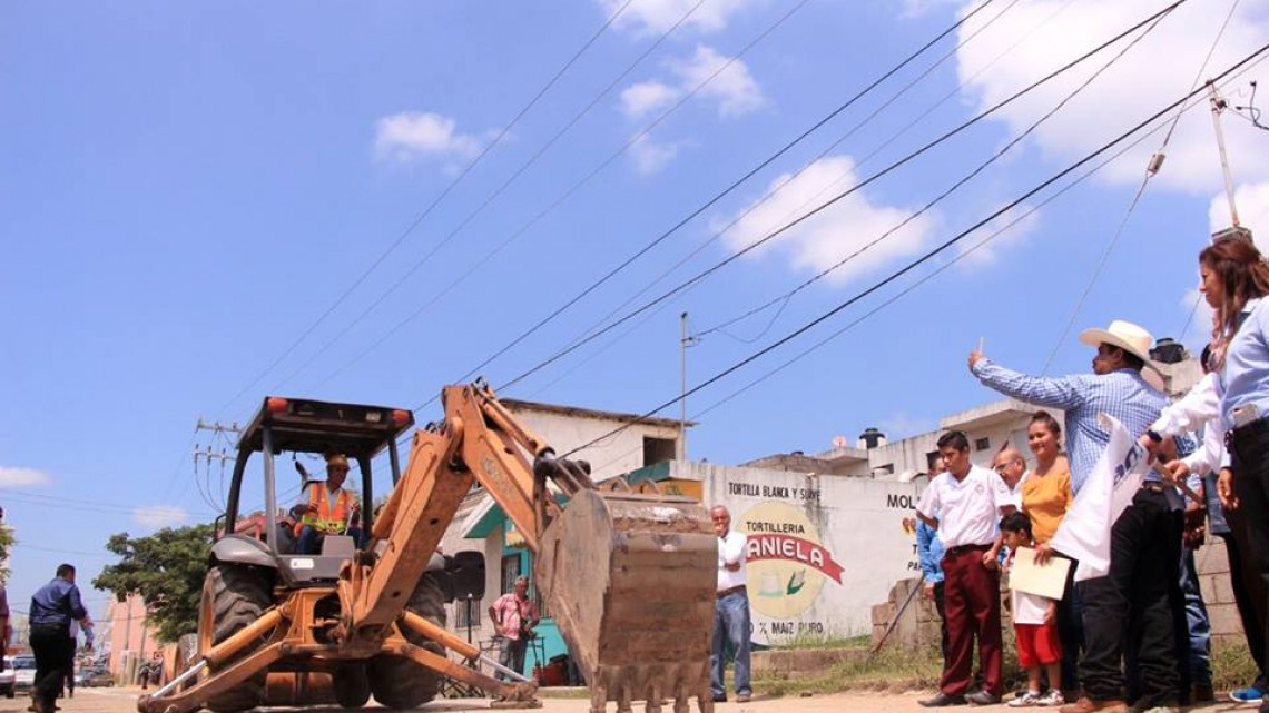 Dan inicio trabajos en Colonia Petrolera