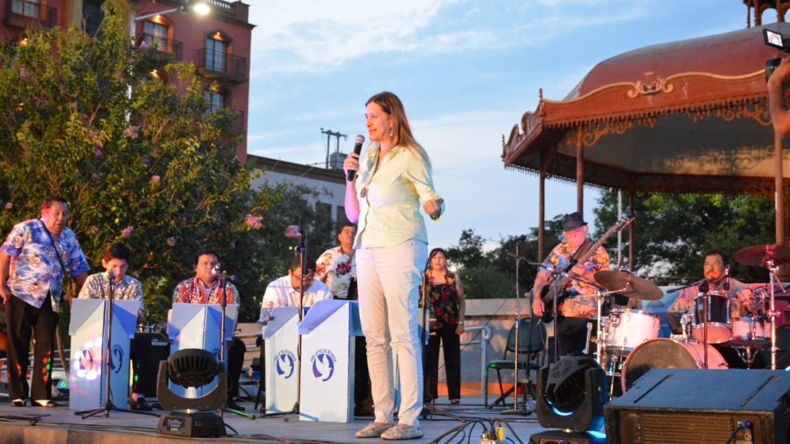 Orquesta de Pepe Ramos pone ritmo a la Plaza Principal