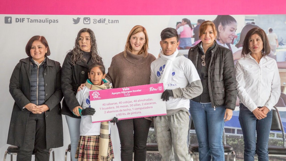 Entrega DIF techumbre y bancas en albergue escolar