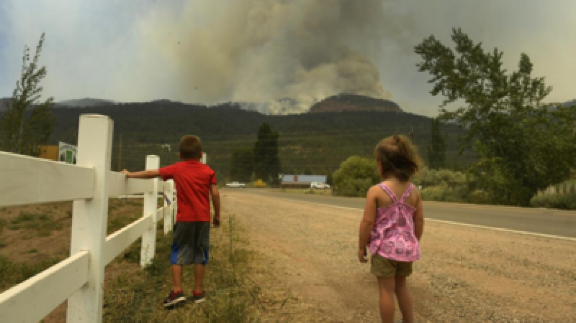 Incendios forestales amenazan California