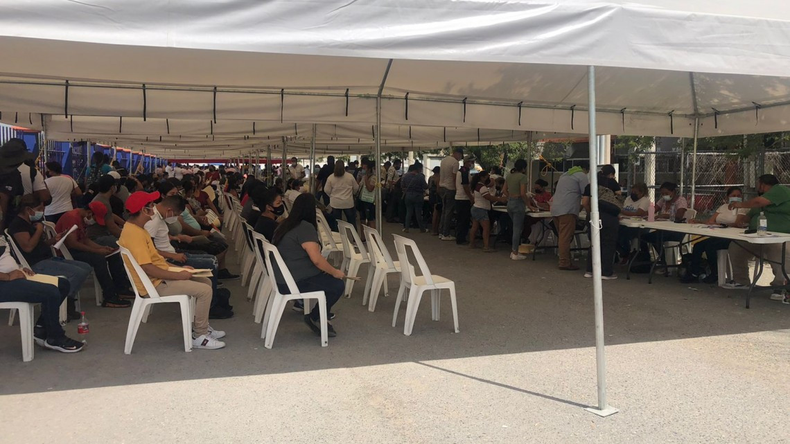 Filas rápidas para aplicar segunda dosis a jóvenes reynosenses