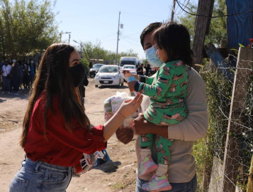 Lleva DIF Reynosa apoyos a familias ante bajas temperaturas