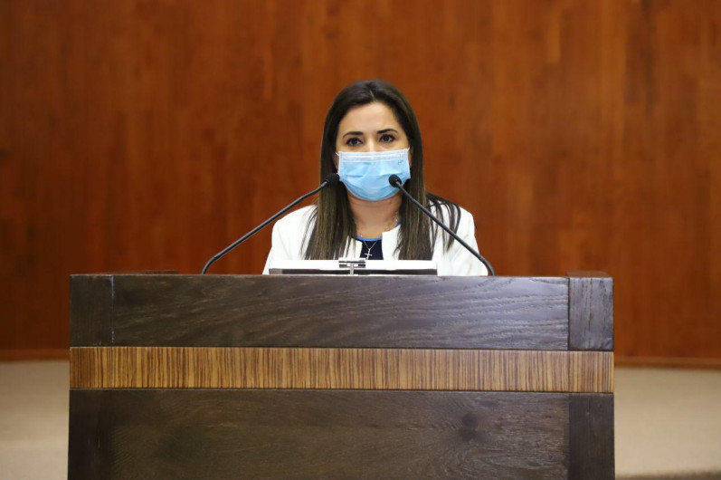 Ivett Bermea reconoce la labor de los docentes tamaulipecos