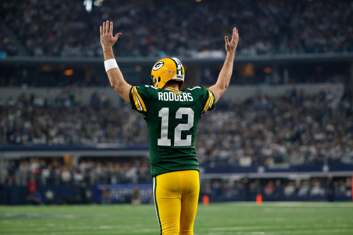 Aaron Rodgers volvió a hacer de las suyas ante Dallas