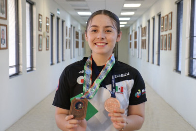Impulsa Gobierno Municipal a Yaneth Quiroz, rumbo al mundial de Karate en Dubai