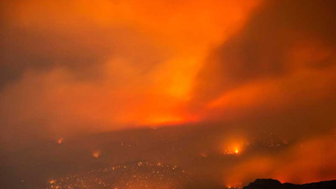 Evacuan a 10 mil ciudadanos por incendios forestales 