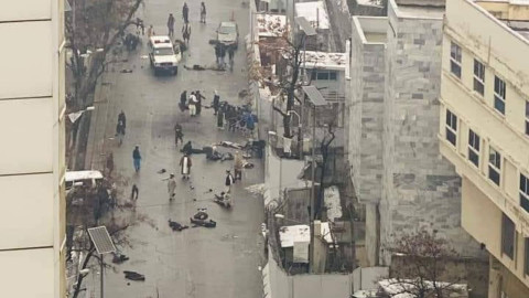 Al menos 5 muertos en atentado yihadista frente a la cancillería afgana