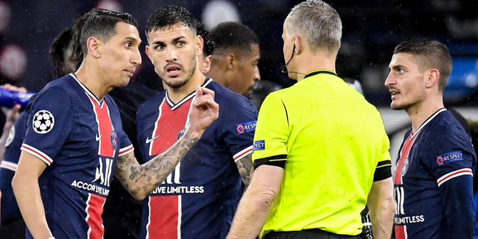Jugadores del PSG denuncian insultos del árbitro