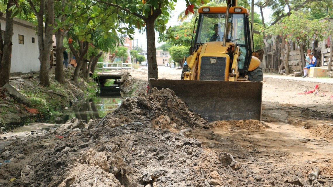 Andrés Zorrilla pone en marcha construcción de dren pluvial