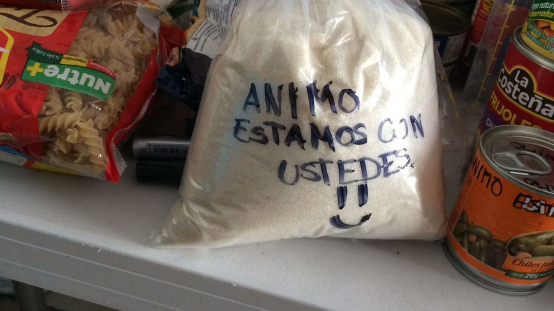 Envían víveres con lindos mensajes de aliento