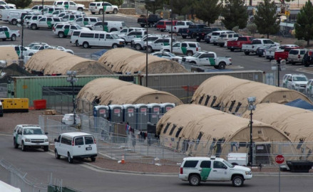 Se duplican casos de migración en cortes de EU