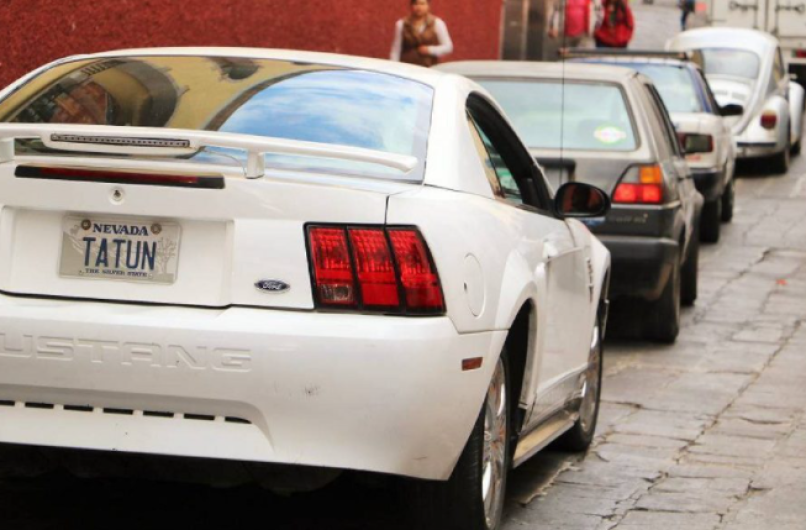 Entre 8 y 10 mil pesos costará regularizar un auto chocolate: Tomas Cantú