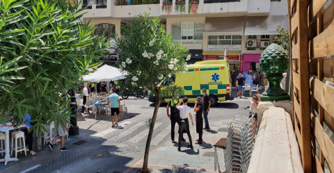 Conductor atropella a varias personas en restaurantes de Marbella