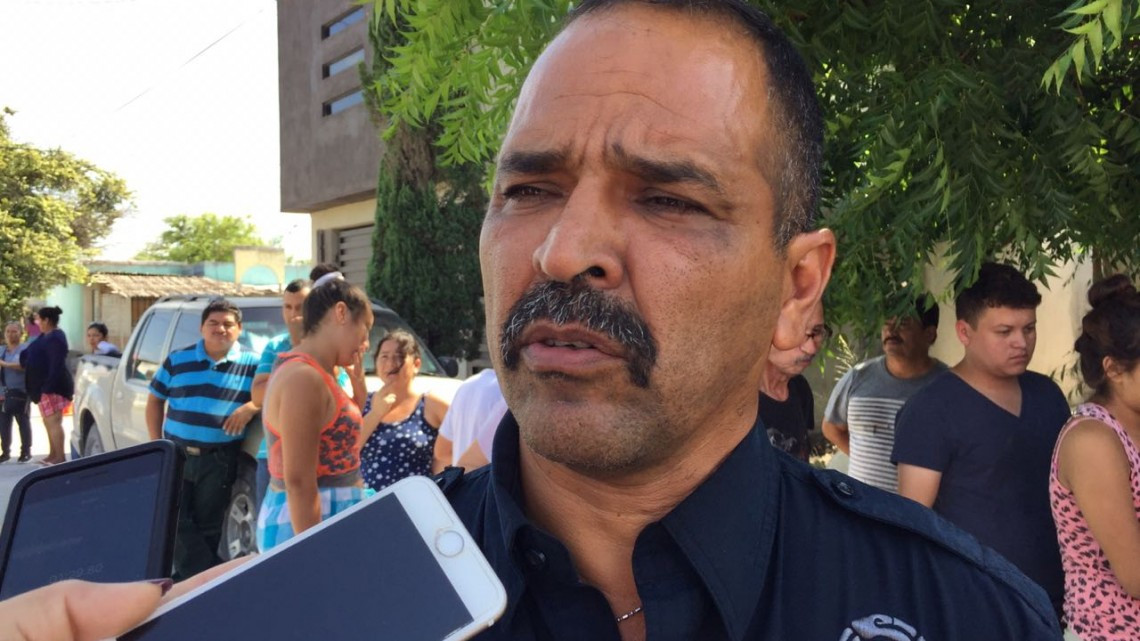 Reparten kits de limpieza y despensas a familias afectadas por inundaciones