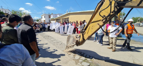 Soluciona Carlos Peña problemática de agua y drenaje