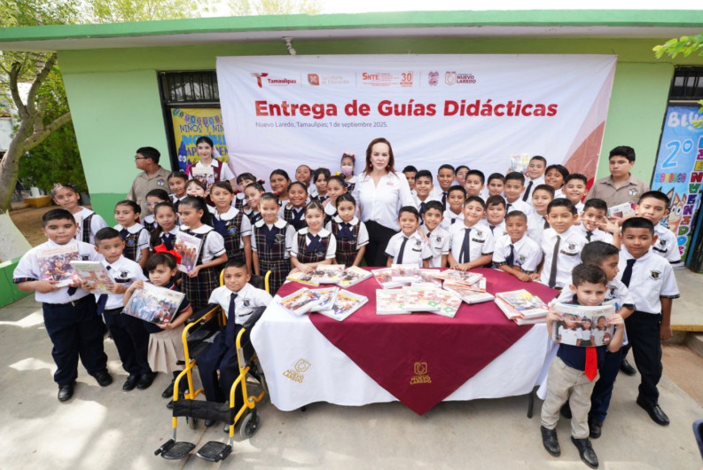 Reconocen maestros apoyo de Carmen Lilia a la educación