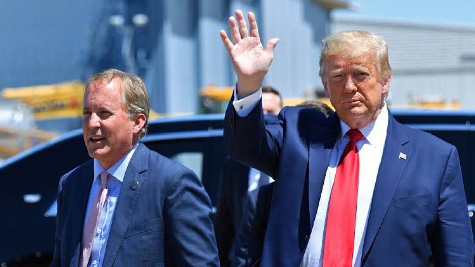 Ken Paxton pide a Corte desconfiar de Biden en caso Trump