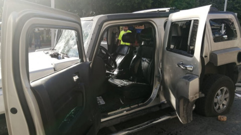 Joven es detenido por los taxistas manifestantes