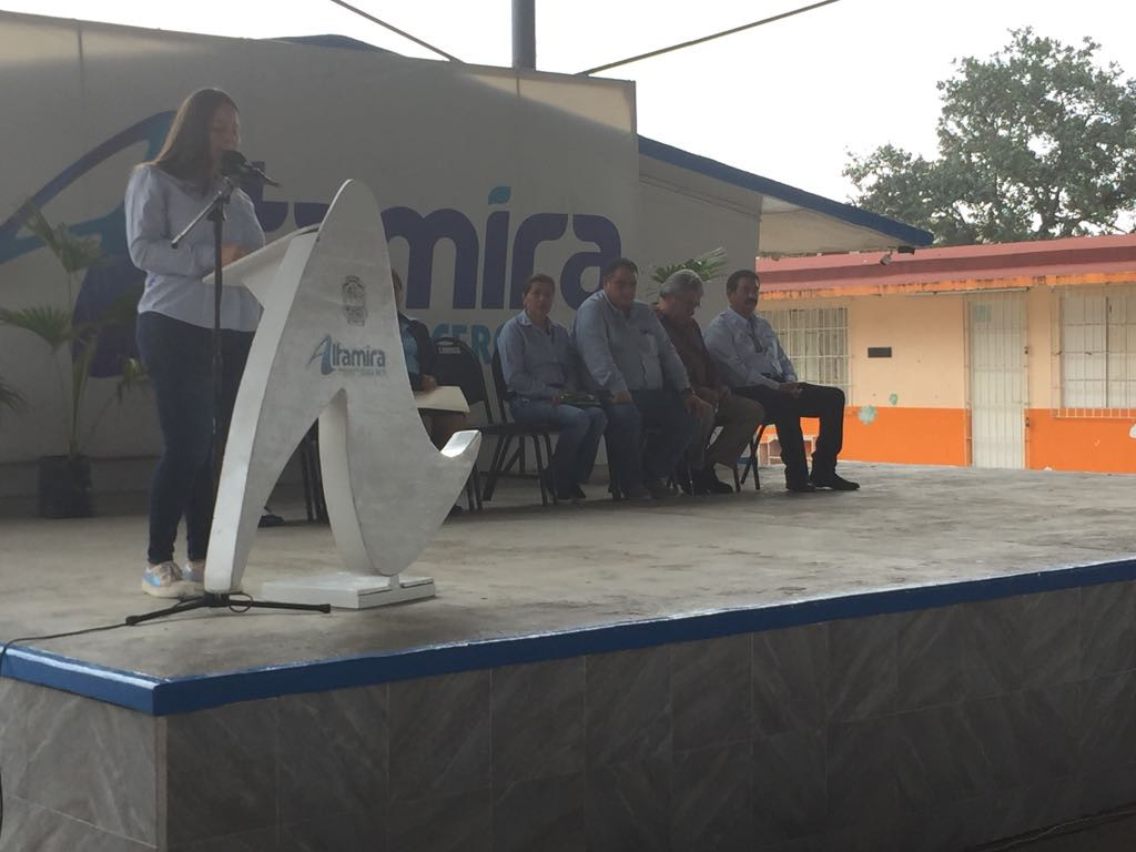 Llevan obras de desarrollo a escuelas primarias