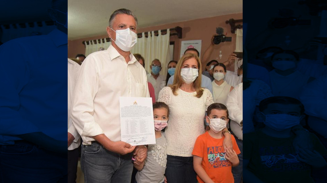 "Chucho" Nader recibe constancia como Alcalde Electo de Tampico