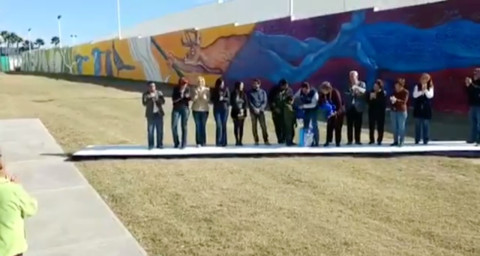 Video: Balacera interrumpe evento de alcalde de N. Laredo,  en parque público