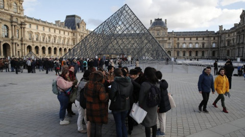 Cierran el museo parisino del Louvre por el bloqueo de huelguistas