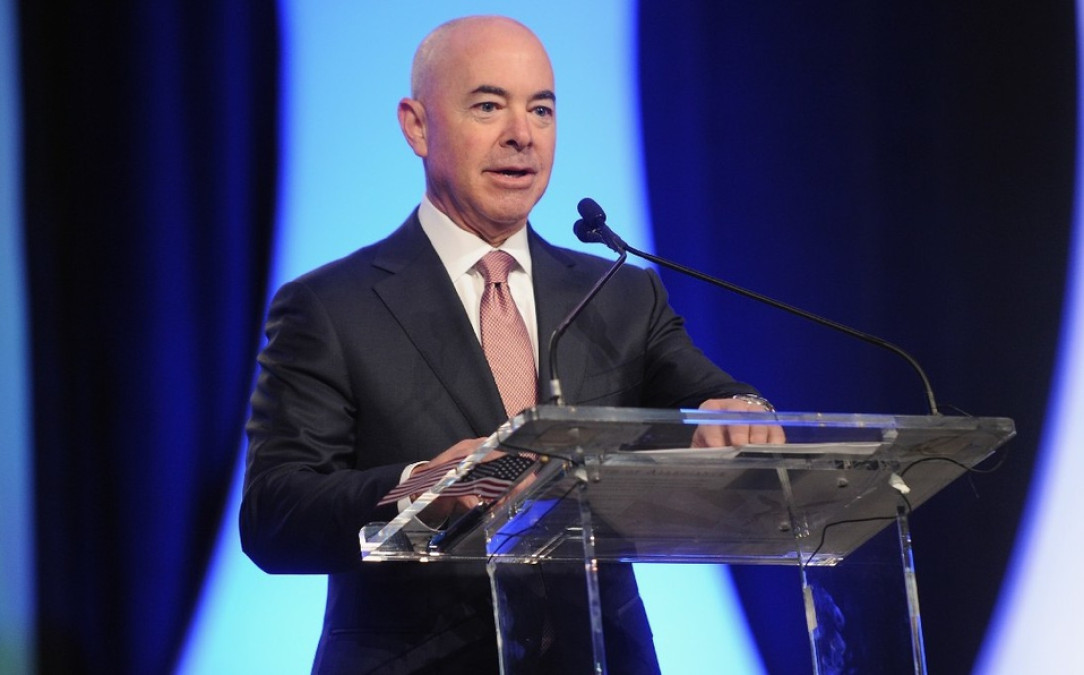 Alejandro Mayorkas viajará a Texas el 12 de agosto