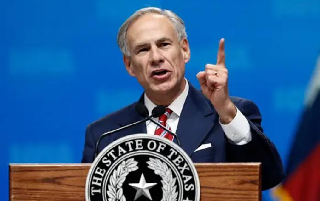 Greg Abbott emite orden para restringir el transporte de migrantes por COVID-19