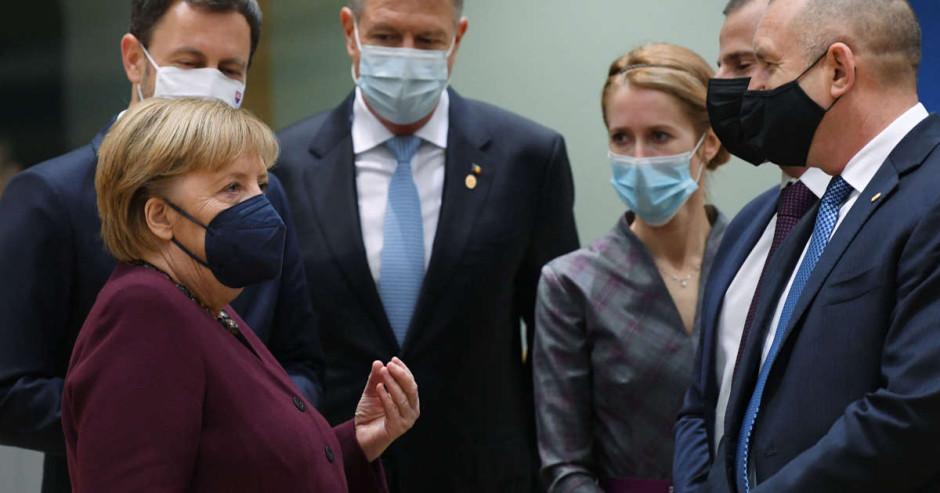 Rinde Europa homenaje a Merkel por su gestión