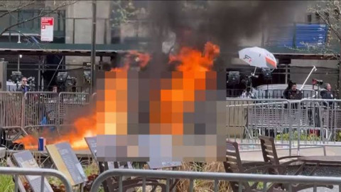 Muere hombre que se prendió fuego frente al tribunal donde se celebra juicio a Trump