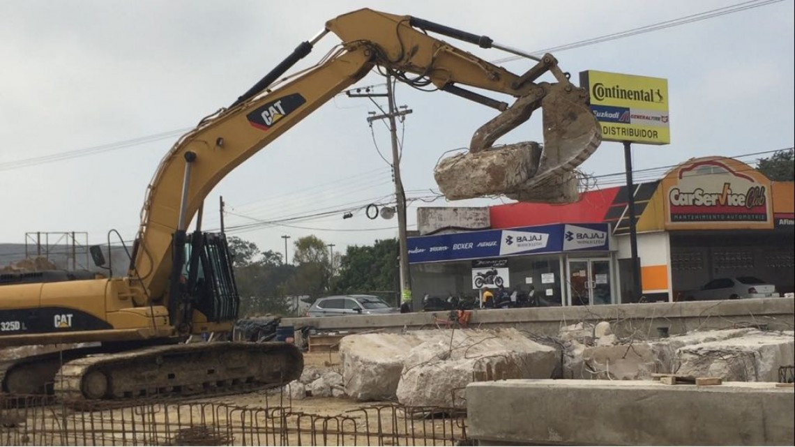 Avanzan obras de construcción de puentes vehiculares