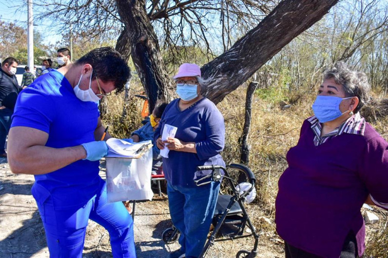 DIF Reynosa acerca programas asistenciales y médicos a las familias