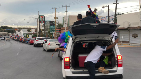 Comunidad LGBTI+ realiza Caravana de la Dignidad