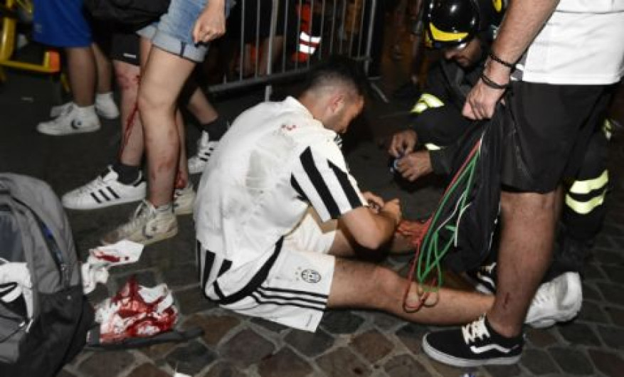 Ataque falso provoca estampida y deja 30 civiles lesionados 