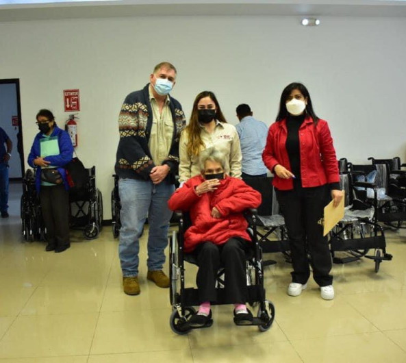 Entrega DIF Reynosa sillas de ruedas y aparatos funcionales 